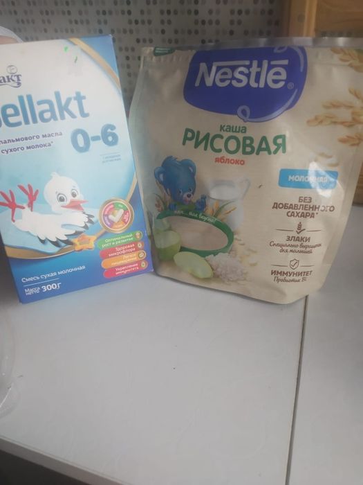 Продам две смеси и кашу одну