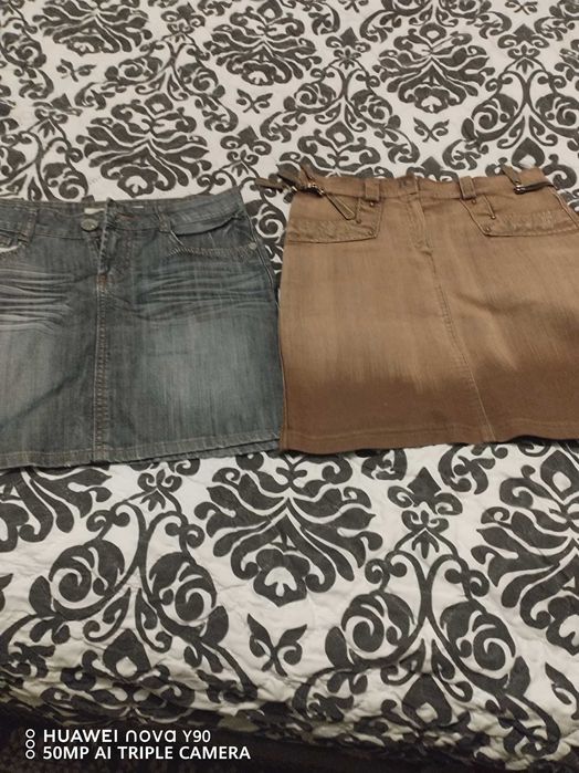 Продава дънкови поли