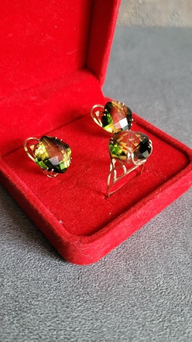 Золотые наборы серьги и кольца