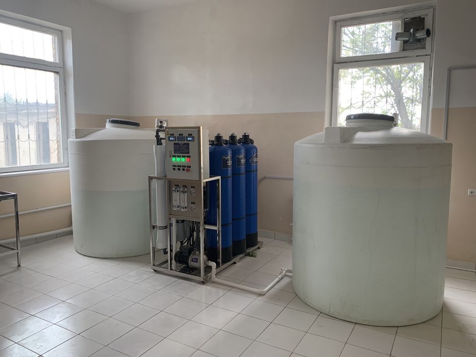 19 litrlik suv quyish sexi. Цех по розливу 19 литровый воды под ключ.