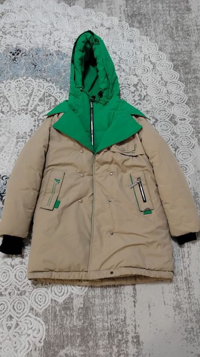 Срочно продам куртку для девочки 10 ,11 лет