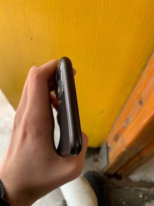 Айфон 11, в неплохом состоянии