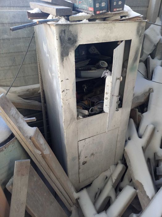 Сейф металлический