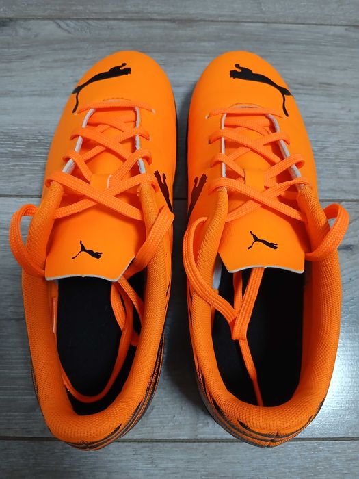 Футболни обувки, стоножки Puma, номер 37,5