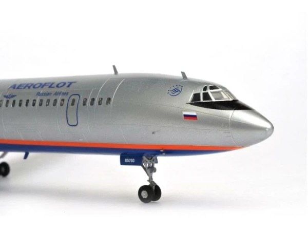 Сборная модель - Российский авиалайнер ТУ-154М.