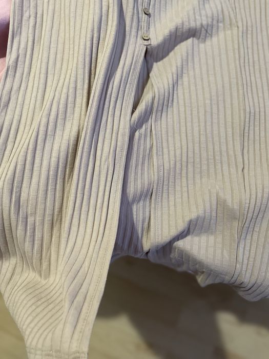 Бежова и черна пола