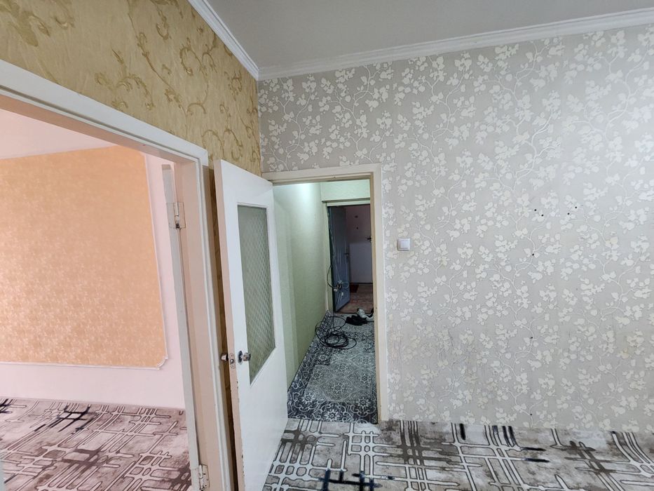 Срочно продаётся 2/4/4 квартира феруза эко базар зеркалка 53000