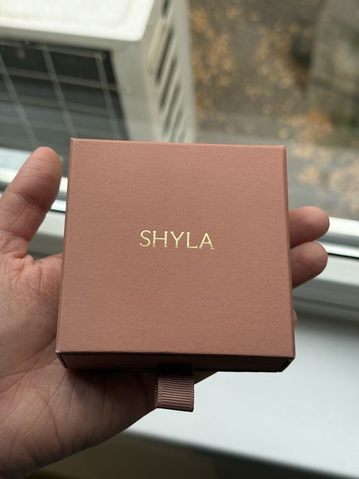 Элегантные серьги Shyla London