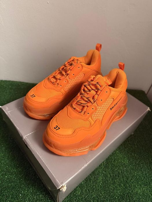 Balenciaga Triple s