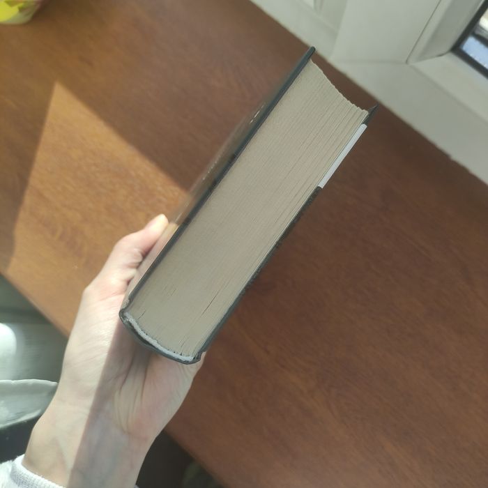 Книга "Исповедь" Сьерра Симоне