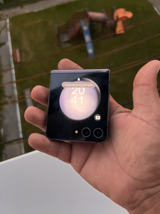 Galaxy Z Flip 5 256Gb