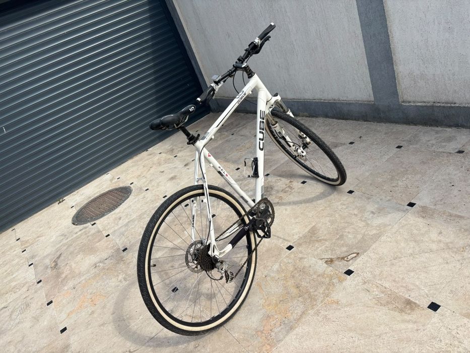 Bicicleta cube ca noua