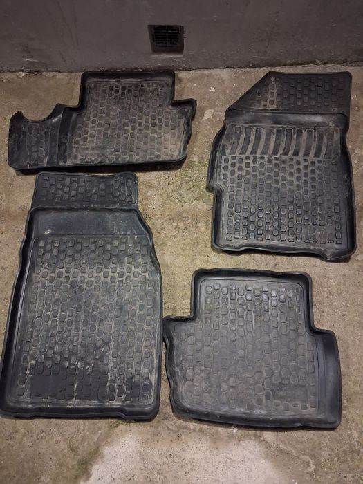 Polik, kovrik Spark uchun