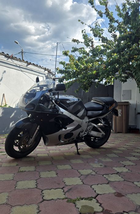 Suzuki GSX-R 750 – Vand / SCHIMB