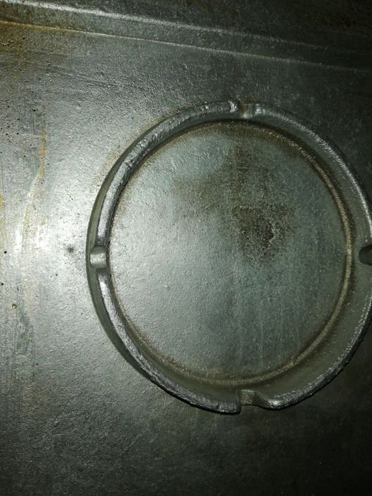 Grătar cu maner din bronz zinc cupru alama și aluminiu