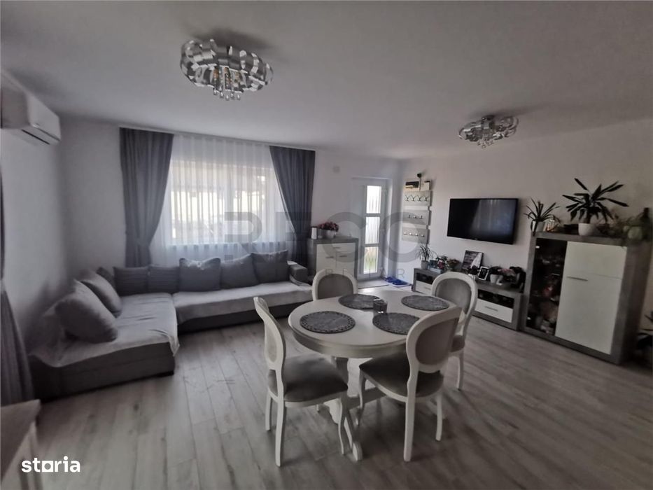 Proprietate cu 2 case in Osorhei intr-o zona cu case noi.