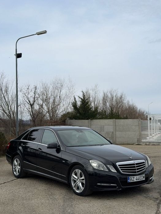 Vând Mercedes-Benz E-Class W212 E220 CDI BlueEFFICIENCY