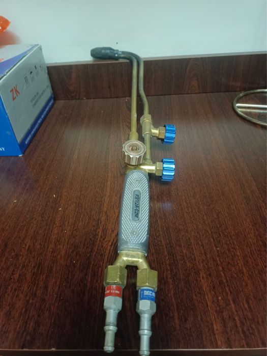 Продам  резак  срочно