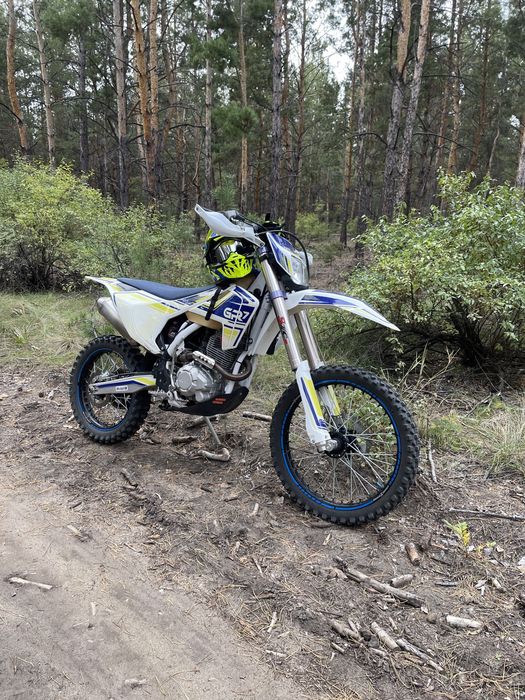 Мотоцикл GR7