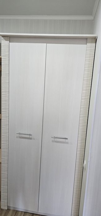 Продам камод вешалка и шкаф