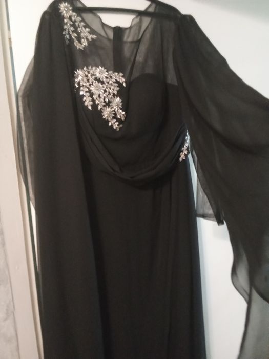 Офицялна рокля за хубави поводи