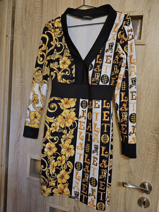 Много запазени рокли 20€ бр