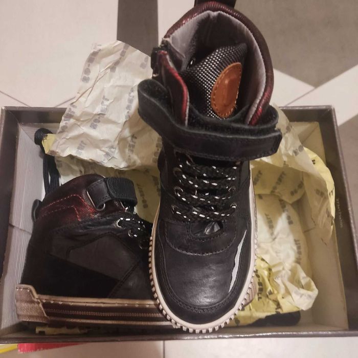 Продавам детски боти 29 размер