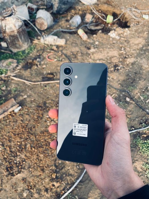 Samsung s24 fe  

Samsung S24