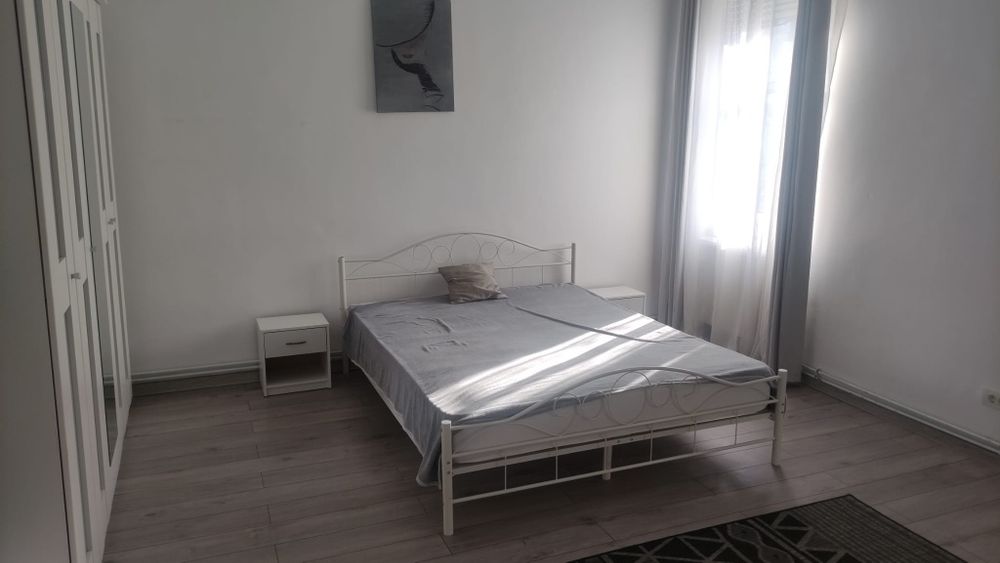 Apartament 2 camere, 50 mp, mobilat și utilat complet, curte comună, zona Podgoria