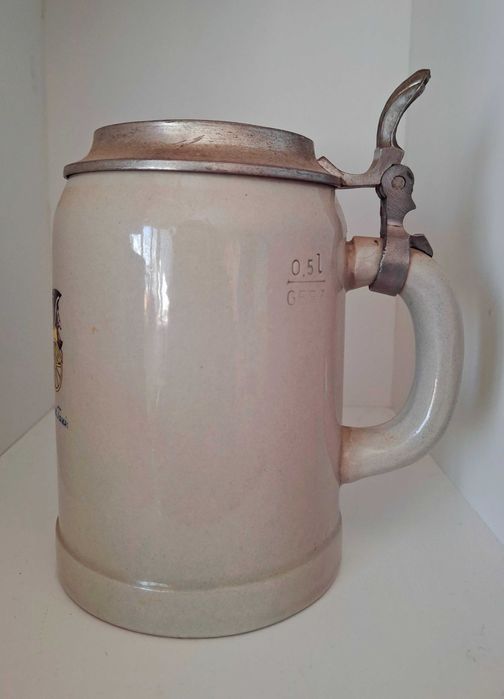 Старинна немска керамична халба с гравиран калаен капак на бира T & T