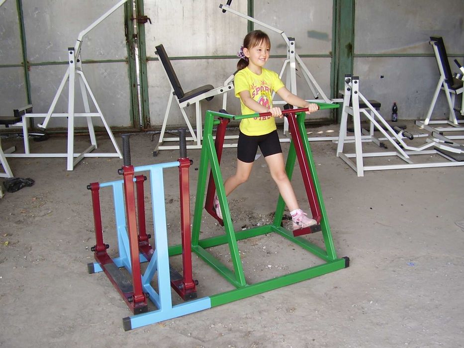 Для детских спортивных площадок тренажёры KiF