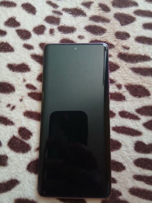 Vând Motorola edge60 în stare perfectă de funcționare