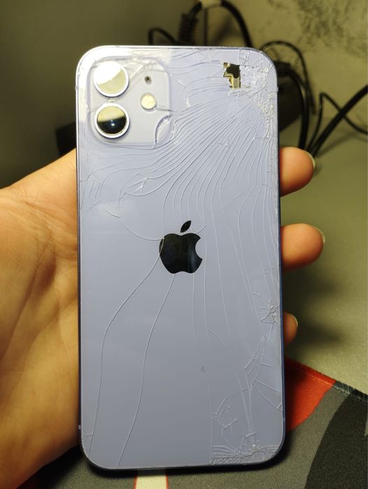 Продам айфон  12