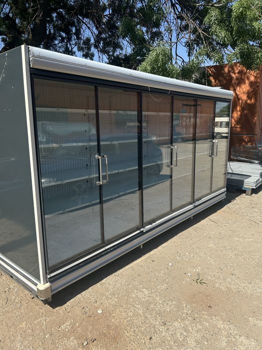 Rafturi pentru magazin