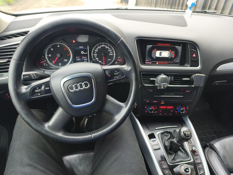 Vând Audi Q5/2.0 diesel/4x4/dotări Full