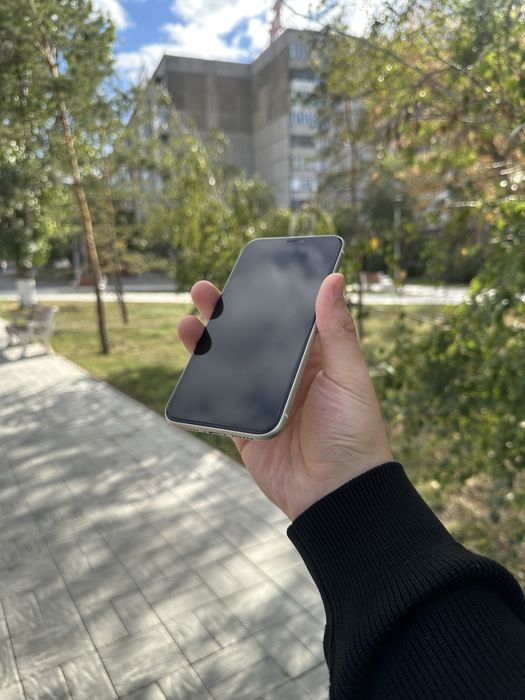 Продам Iphone 11