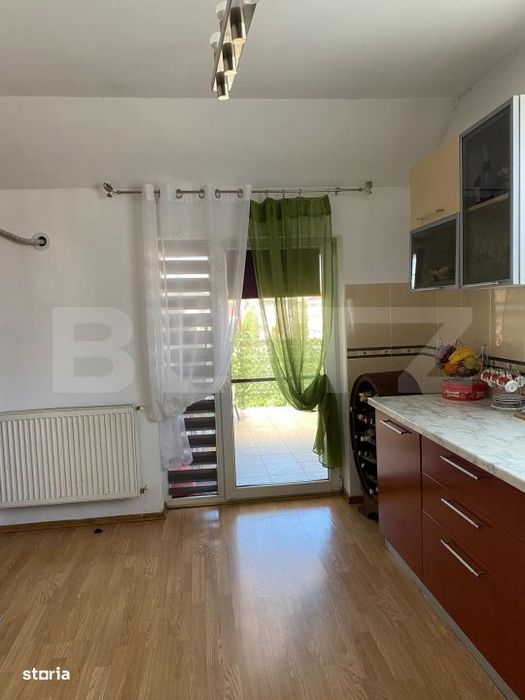 Apartament de vanzare, 4 camere, cu parcare inclusa, Zona Sud