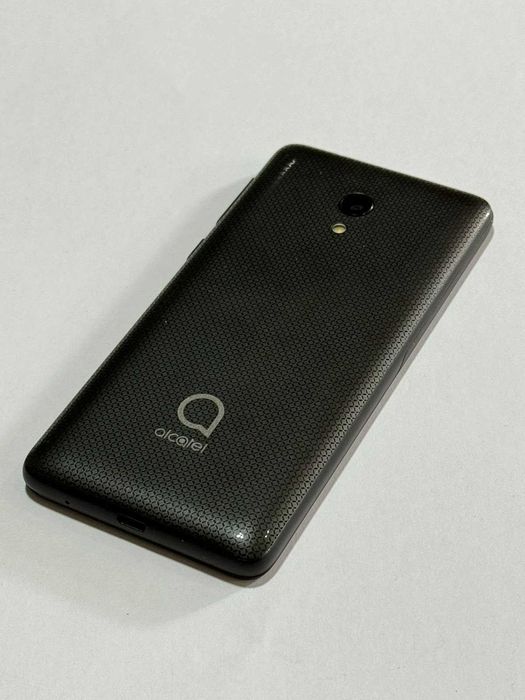 Продавам Alcatel 5003D