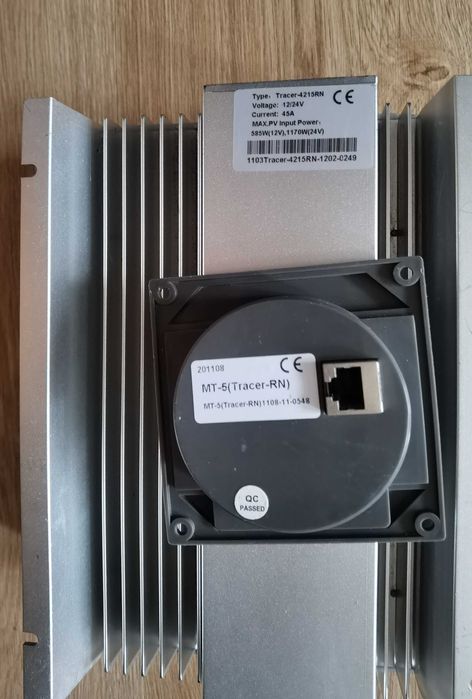 Controler MPPT EPEVER Tracer 4215RN + display MT-50- stare foarte bună