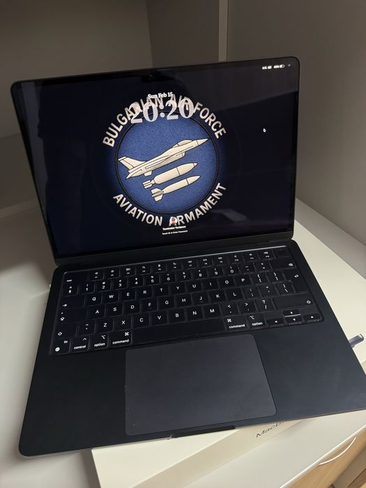Apple MacBook air 13 2024 с гаранция