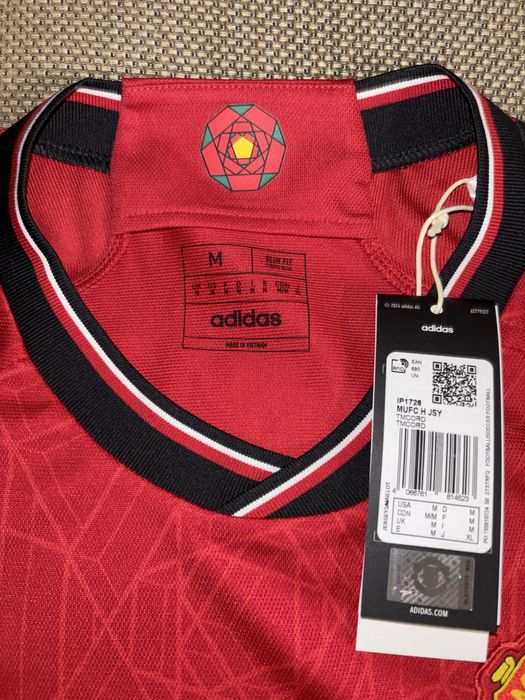 Нова футболна тениска на Manchester Unated