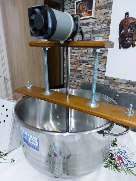 Amestecator automat cu oala de inox pentru gemuri, zacusca,ketchup etc