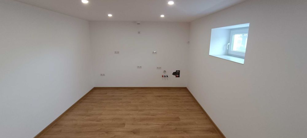 Продава се Етаж от къща в Русе, Цветница - 110 кв.м за 1391 €/кв.м - Снимка #21