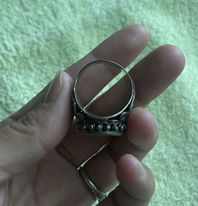 Продам серебряный перстень