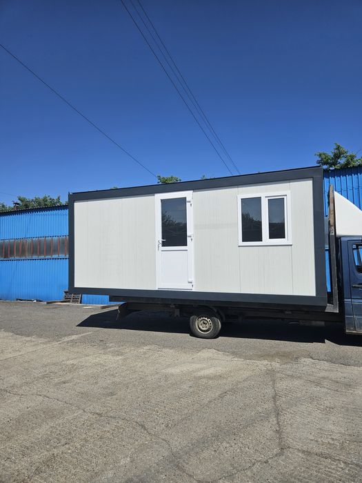 Container containere