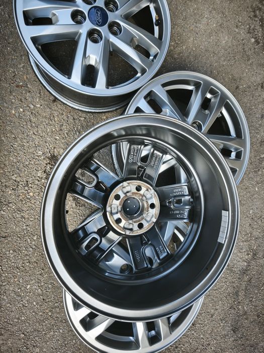 16" оригинални алуминиеви джанти за Ford.