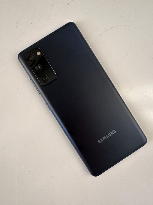 Samsung s20fe на 128гб