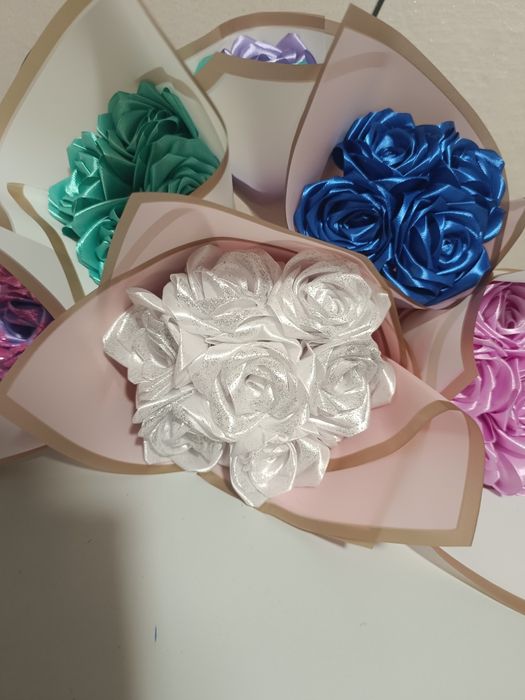 Вечные розы из атласных лент