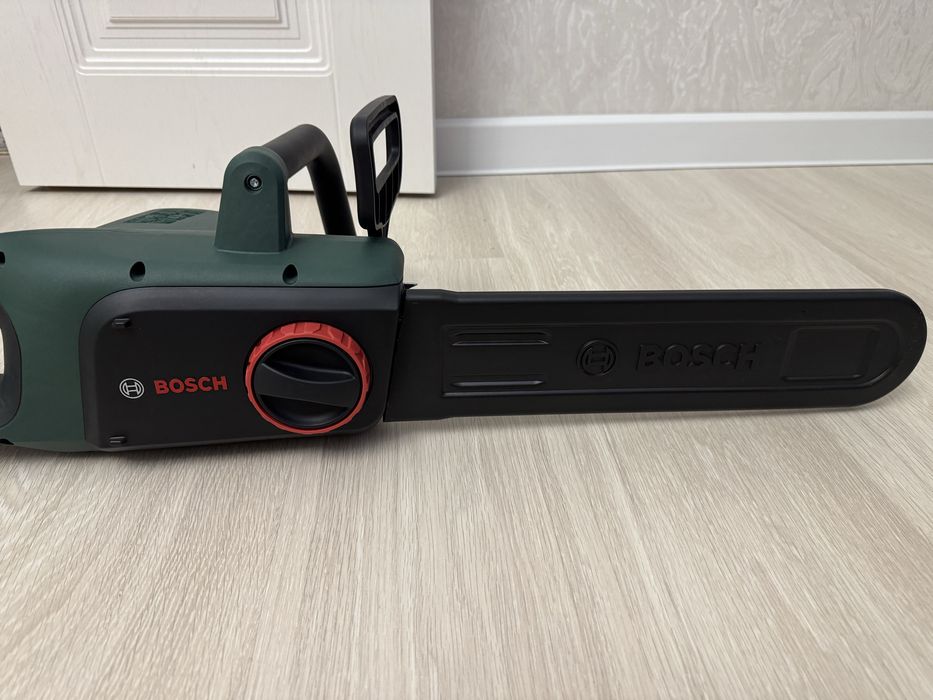 Продам электрическая пила Bosch