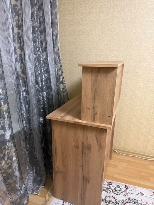 Продам стол ресепшн